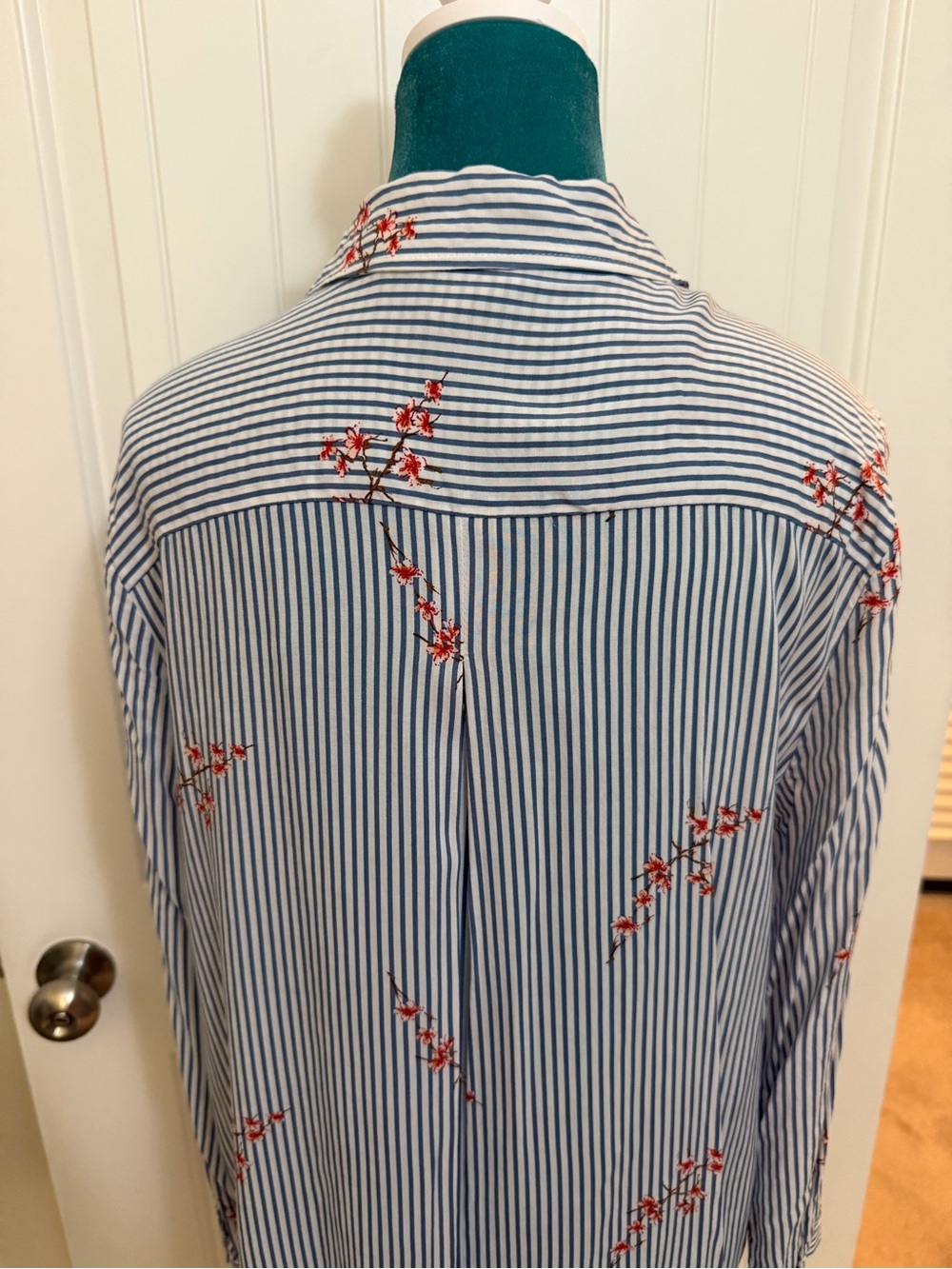 Chico's Blue & White Stripes with Red Cherry Blossom Long Sleeve Top Sz 2R (12R) - Picture 9 of 17